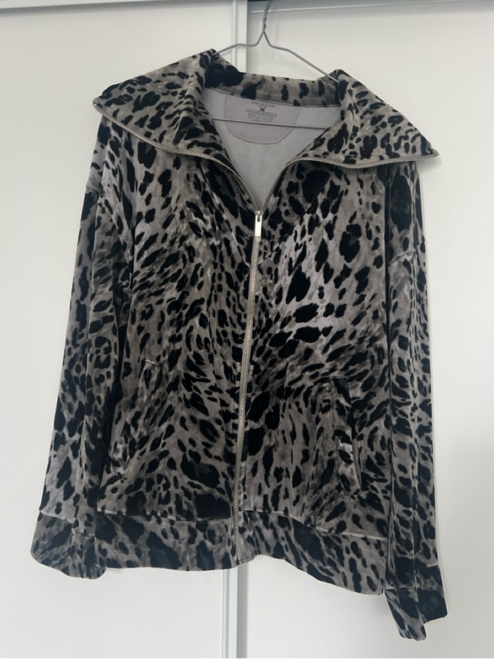 Jones New York Leopard Velvet Zip-Up Hoodie - Gray & Black